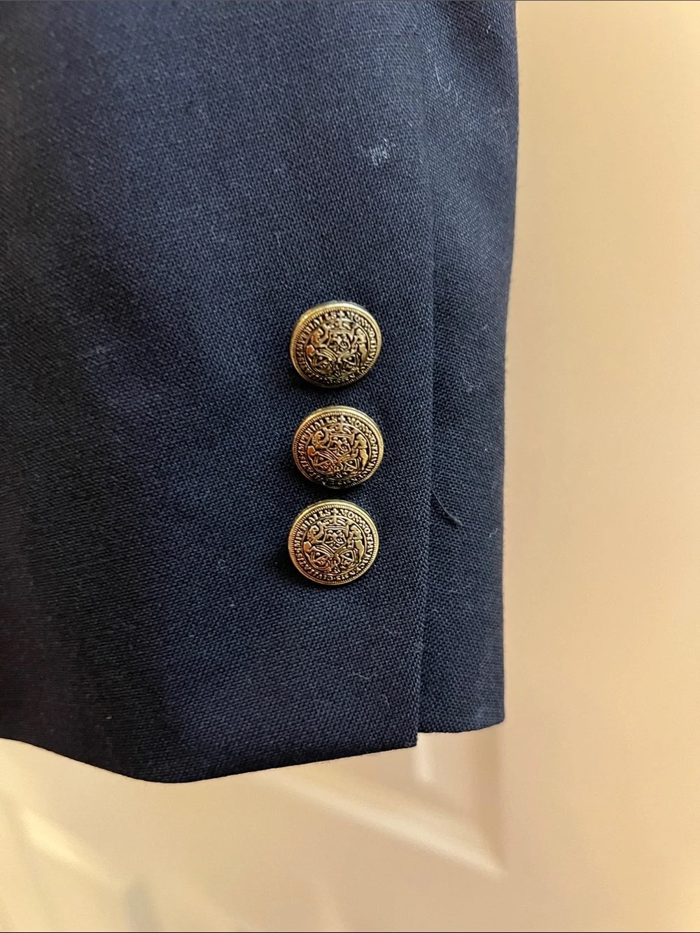 Oscar de la Renta Men's Classic Navy Blazer - Elegant Two-Button Sport Coat